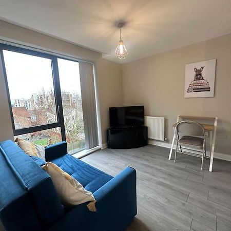 Cute Apartment Next To Colindale Station Edgware Bagian luar foto