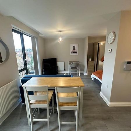 Cute Apartment Next To Colindale Station Edgware Bagian luar foto