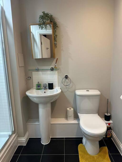 Cute Apartment Next To Colindale Station Edgware Bagian luar foto